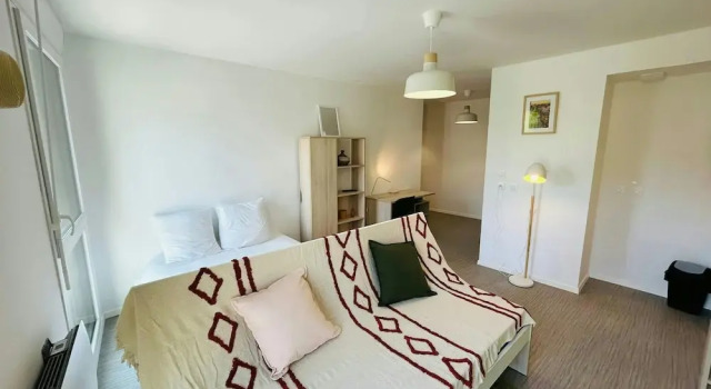 We Live In R - Suite 303, Rezerwuj Apartament Reims Champagne