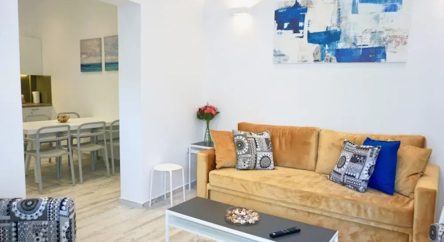 Lux Central Apt in Athens, Забронировать Отель Бизнес-отели Афины, рядом с Музей нумизматики, 4* 5*