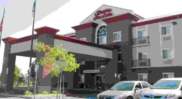 Четырёхместный номер Standard Sonesta Essential Vacaville Napa Valley