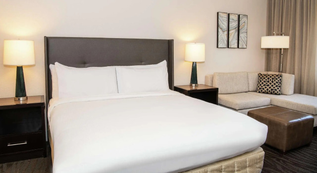 Двухместный номер Standard с видом на окрестности Hilton Santa Cruz Scotts Valley