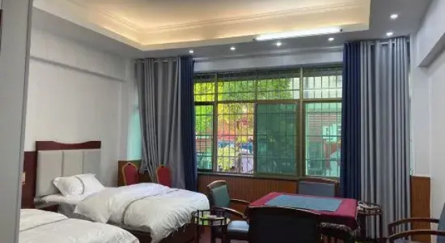 Dijing Holiday Inn, Book Hotel Hotels in Yiyang with Parking, Parking