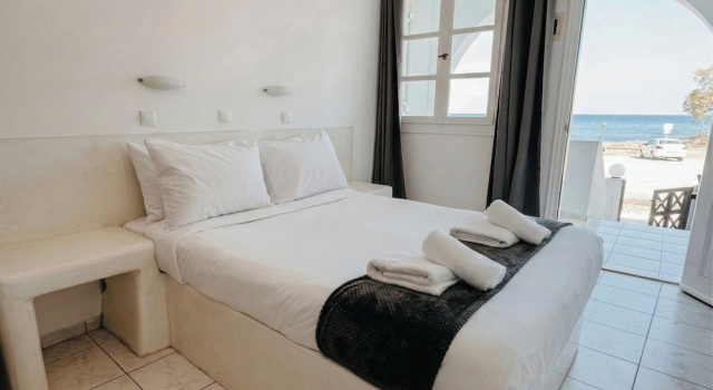 Aegean Nest Beach Studios, Забронировать Апарт-отель Монолитос Санторини, рядом с Пляж Монолитос