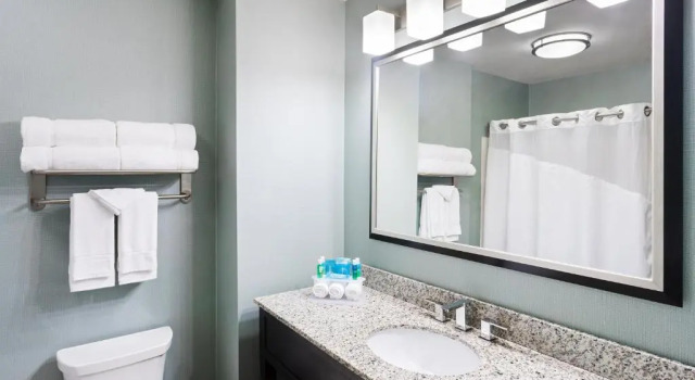 Четырёхместный номер Standard Holiday Inn Express and Suites Stroudsburg-Poconos by IHG