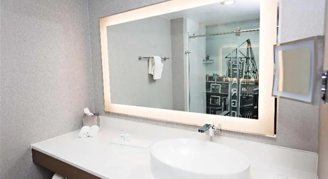 Четырёхместный номер Standard Radisson Blu Fargo
