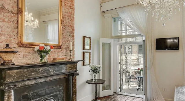 Номер Royal с балконом French Quarter Mansion