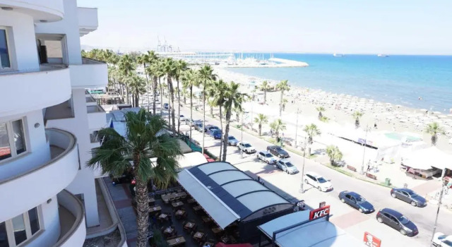 Апартаменты Lazuli Beachfront Apartment 43