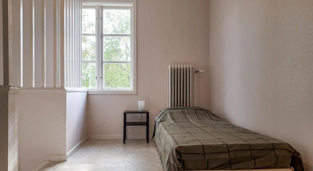 Beautiful Apartment in Sunnemo With Wifi and 3 Bedrooms, Rezerwuj Apartament Hotele w Svealand z parkingiem, Parking