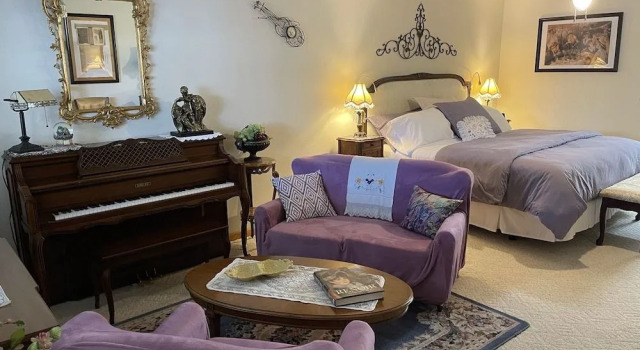 Crystal River Lullaby B&B, Забронировать Отель «постель и завтрак» Кристал-Ривер Florida Gulf Coast
