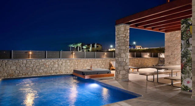 Вилла Executive с 6 комнатами с видом на море Southrock Villas