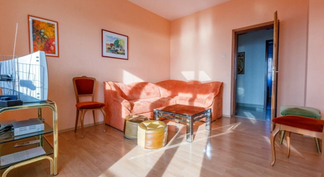 Apartment Dado