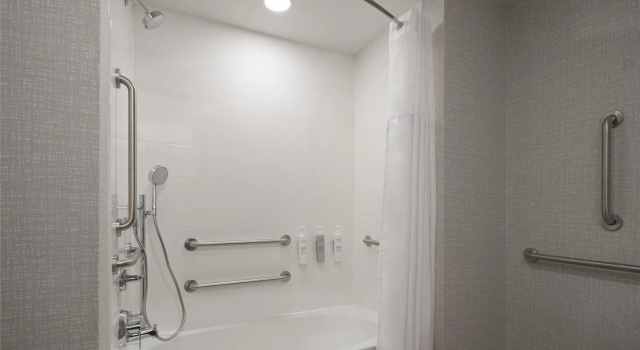 Четырёхместный номер Standard Hampton Inn & Suites Somerset