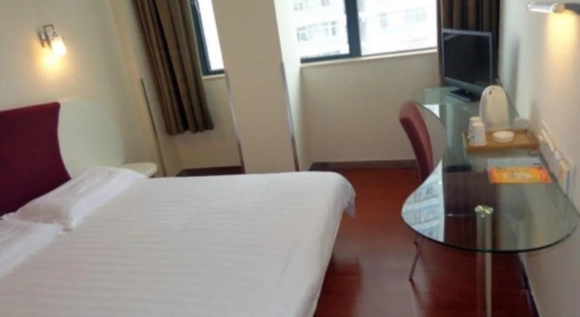 Motel 268 Shenzhen Huaqiang Hotel, Rezerwuj Motel Hotele w Shenzhen z parkingiem, Parking