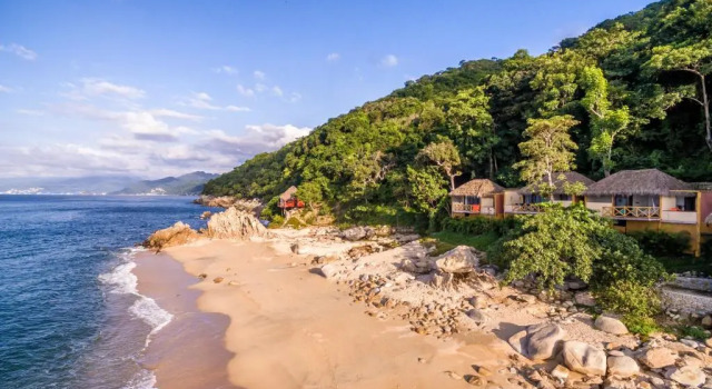 Кровать в общем номере Xinalani Retreat Mexico