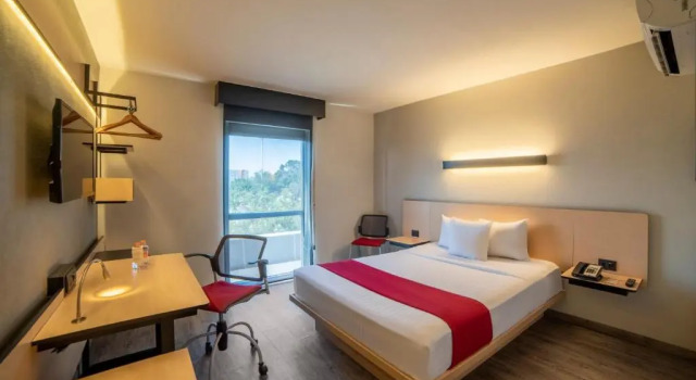Двухместный номер Standard с красивым видом из окна City Express Plus by Marriott Guadalajara Palomar