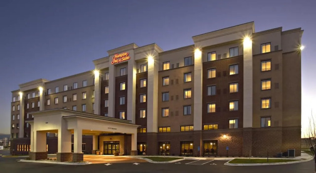Hampton Inn & Suites Minneapolis St. Paul Airport - Mall of America, Varaa Hotelli Hotellit Minnesota pysäköinnillä, Pysäköinti