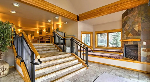 Economical 1 bedroom ski in/out condo just blocks from Main Street sleeps 4