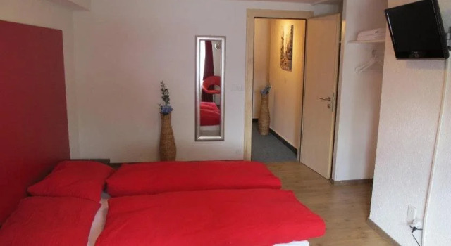 Auberge Lago Lodge, Prenota Ostello Hotel a Canton Vallese con parcheggio, Parcheggio