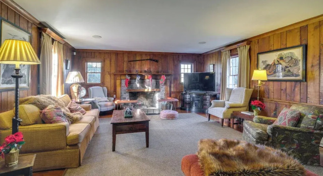 Elegant Paris Manor w/ Private Pool!, Reserva ahora Hotel Paris Virginia