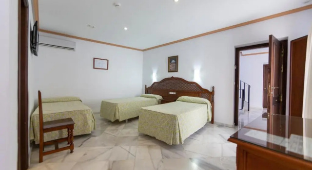 Трёхместный номер Standard Hotel Los Omeyas