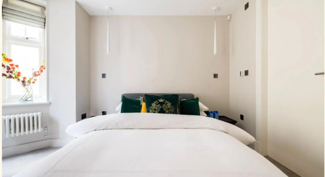 Homely and Chic 2 Bed Apartment with Garden Patio, Varaa Huoneisto Asunnot kohteessa Merseyside, Huoneisto
