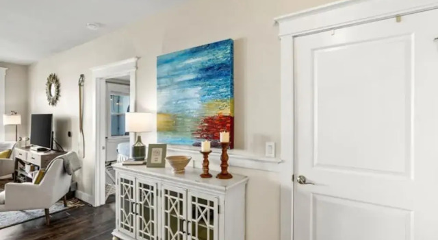 Resort Living on the Bay 2 bed 2 Bath Gorgeous bay Views