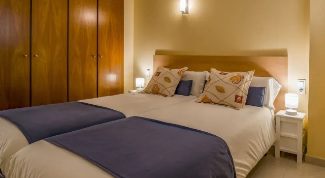 Семейные апартаменты с 2 комнатами Apartaments Del Meligar
