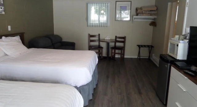 Четырёхместный номер Standard Ray Lyn Motel