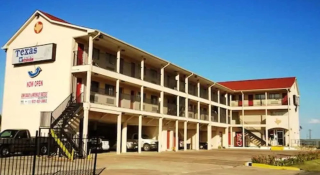 Texas Inn Waxahachie, Забронировать Мини-отель Ваксахачи Dallas - Fort Worth Metropolitan Area