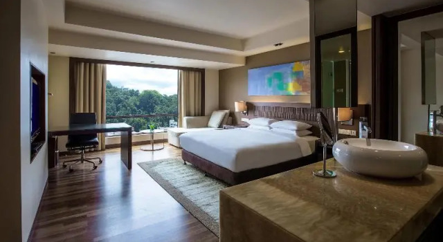 Двухместный клубный номер Hyatt Regency Kinabalu