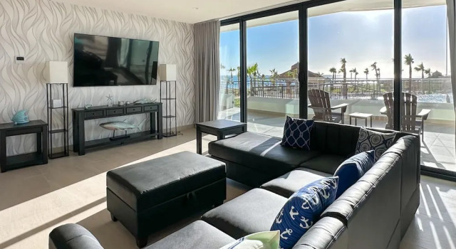 Апартаменты New 3BR Ground Floor Las Palomas Condo