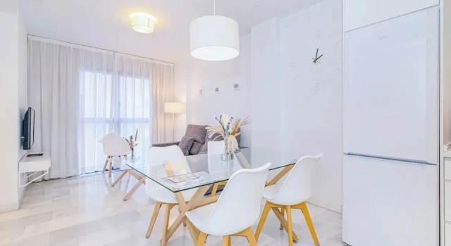 Кровать в общем номере с балконом Apartamentos Domus con parking gratuito