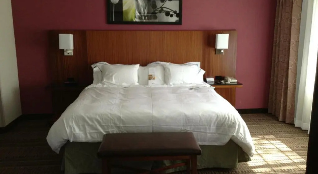 Номер Standard DoubleTree by Hilton Chatsworth