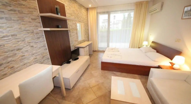 Апартаменты c 1 комнатой с балконом и с красивым видом из окна Menada Kavaci Sozopol Apartments