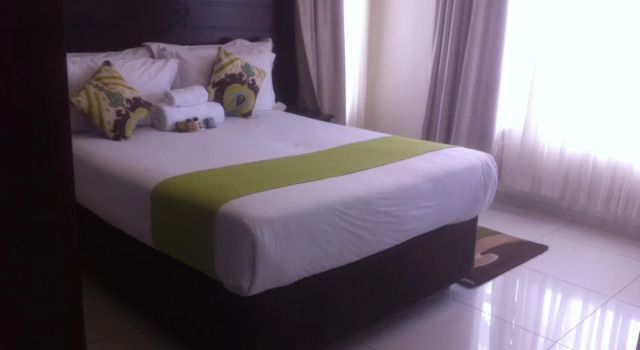 Cycad Palm Guest House, Book Pension Hoteller i Central District med pool, Swimmingpool