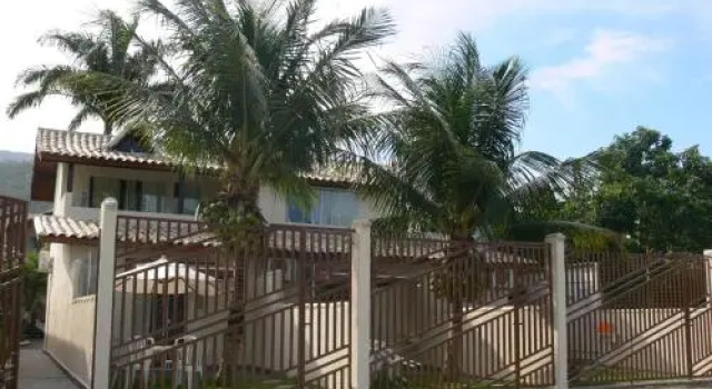 Boulevard Avenida - 13 Aptos Condomínio Pé na Areia, Забронировать Отель Сан-Себастьян Sao Sebastiao Coast, рядом с Ilhabela Matriz Church