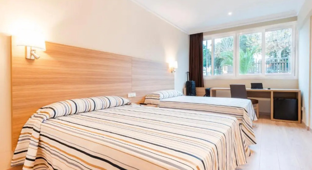 Трёхместный номер Hotel Best Osuna