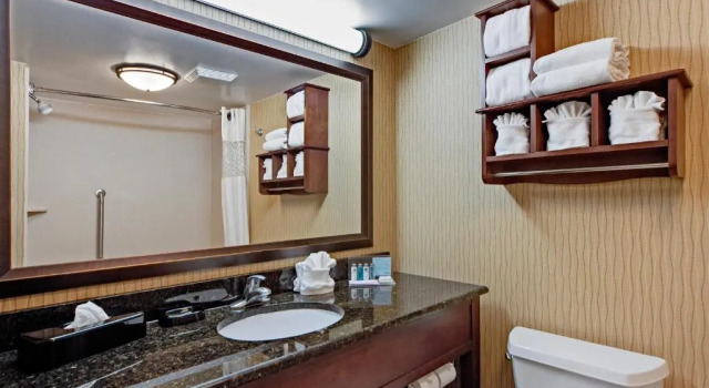 Номер Standard Hampton Inn Myrtle Beach Broadway at the Beach