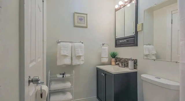 Коттедж Peaceful One Bedroom Home Near Chicago