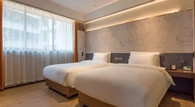 Suite Fengkai Riverside Hotel