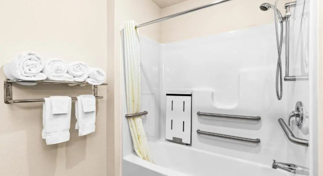 Четырёхместный номер Standard Cobblestone Hotel & Suites International Falls