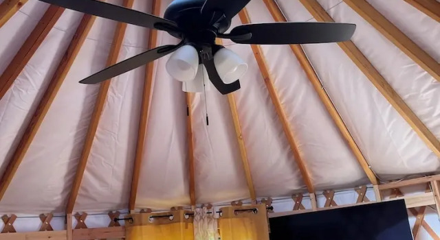 Тент Mountain Aire Cottages, Inn & Glamping