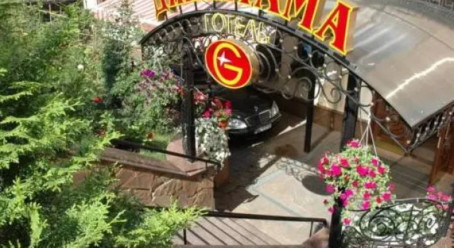 Полулюкс Отель «Джинтама»