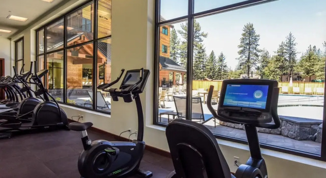 Номер Standard Luxury Residence - Gondola across the Street 2 Bedroom Condo by RedAwning