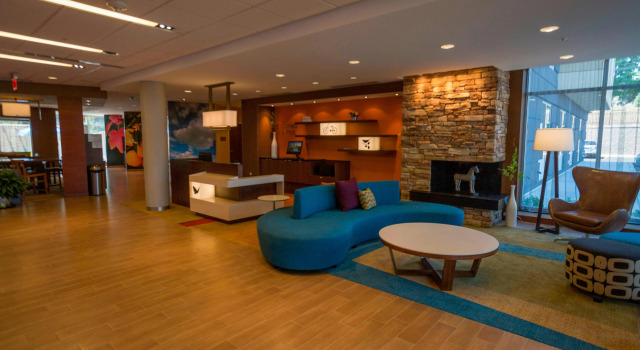 Fairfield Inn & Suites by Marriott Geneva Finger Lakes, Varaa Hotelli Hotellit New York State uima-altaalla, Uima-allas