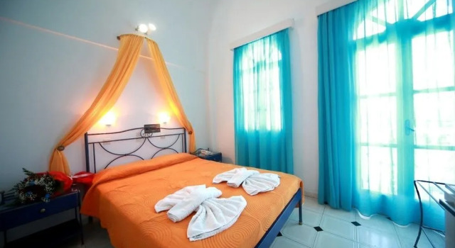 Blue Sky Villa(Fira), Забронировать Отель Тира Santorini Caldera, рядом с Музей досторического города Тира