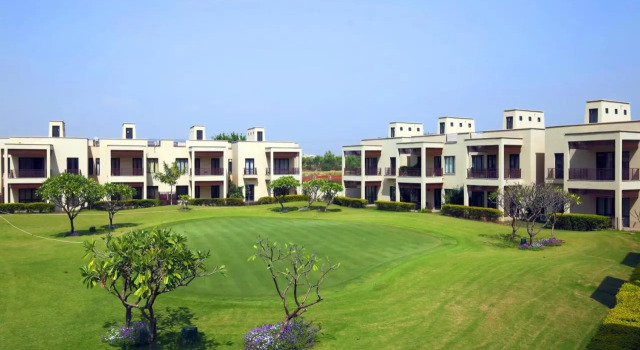Lemon Tree Hotel, Tarudhan Valley, Manesar, Забронировать Отель Бизнес-отели штата Карнатаки, 4* 5*