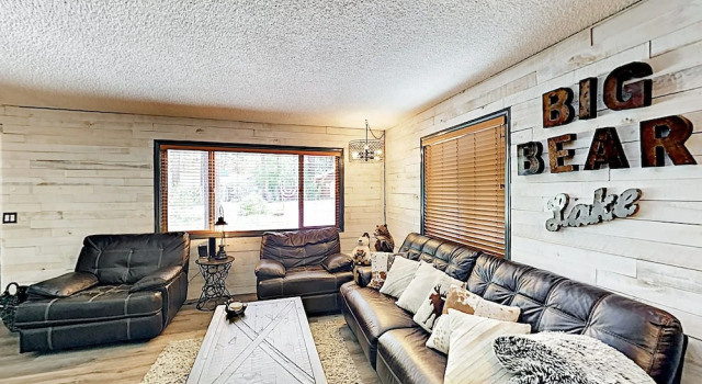 New Listing! Foxy Bear - Relaxing Woodsy 2 Bedroom Cabin, Rezerwuj Dom wakacyjny Big Bear Lake Stany Zjednoczone