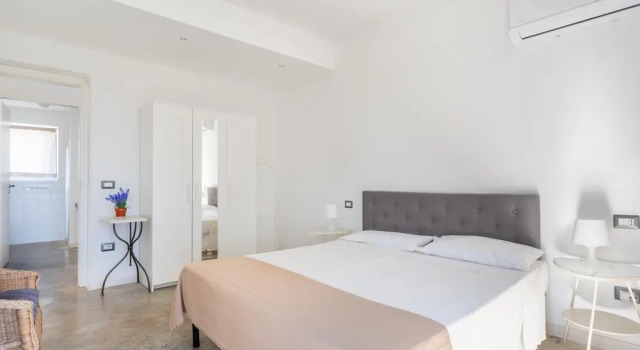 Villa Il Cavaliere Dependance by Elite Villas, Book Villa Hotels in Sicily with Parking, Parking