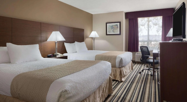 Четырёхместный номер Standard Days Inn by Wyndham Dalhousie