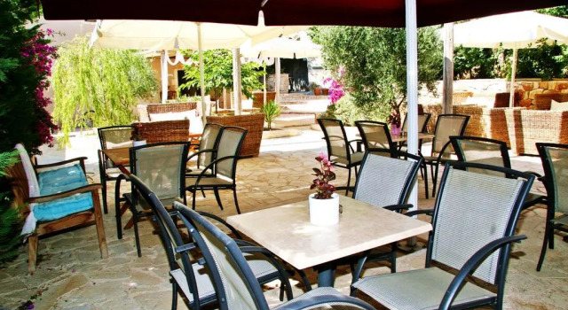 Alicelia Boutique Inn, Забронировать Бутик-отель Отели Вати с парковкой, рядом с Археологический музей острова Итака, Парковка